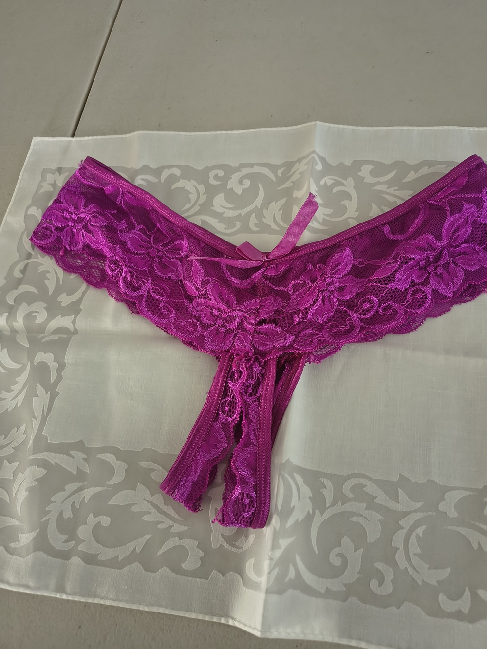 Victoria's Secret Magenta Pink Lace Crotchless Panty Thong Bow Coquette